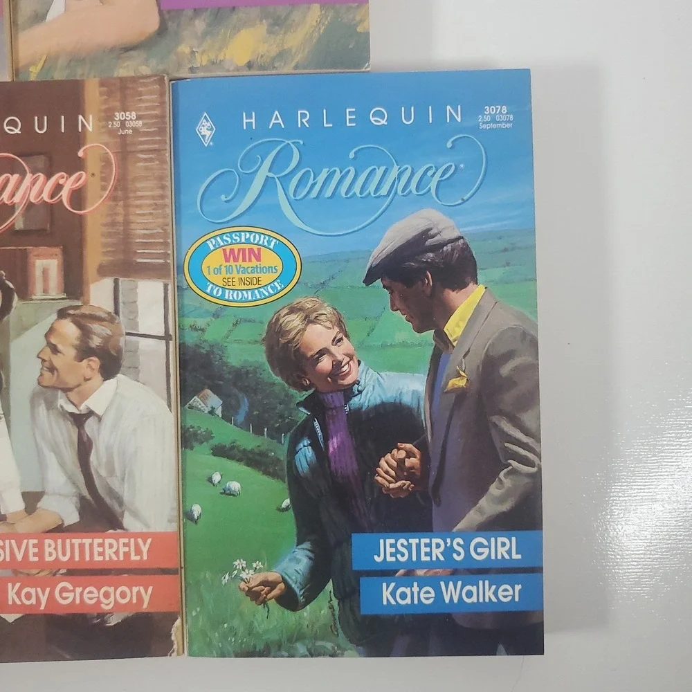 Harlequin Romances Vintage Books 1990. Various Authors. Lot Of 7